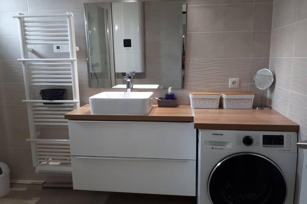 Superbe T2 Lumineux 3*** 10 Mn A Pied De La Plage Apartment Le Pradet Luaran gambar