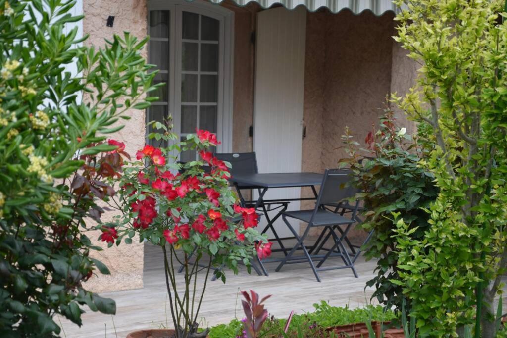 Superbe T2 Lumineux 3*** 10 Mn A Pied De La Plage Apartment Le Pradet Luaran gambar