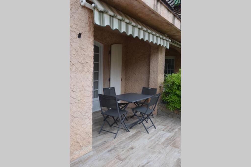 Superbe T2 Lumineux 3*** 10 Mn A Pied De La Plage Apartment Le Pradet Luaran gambar